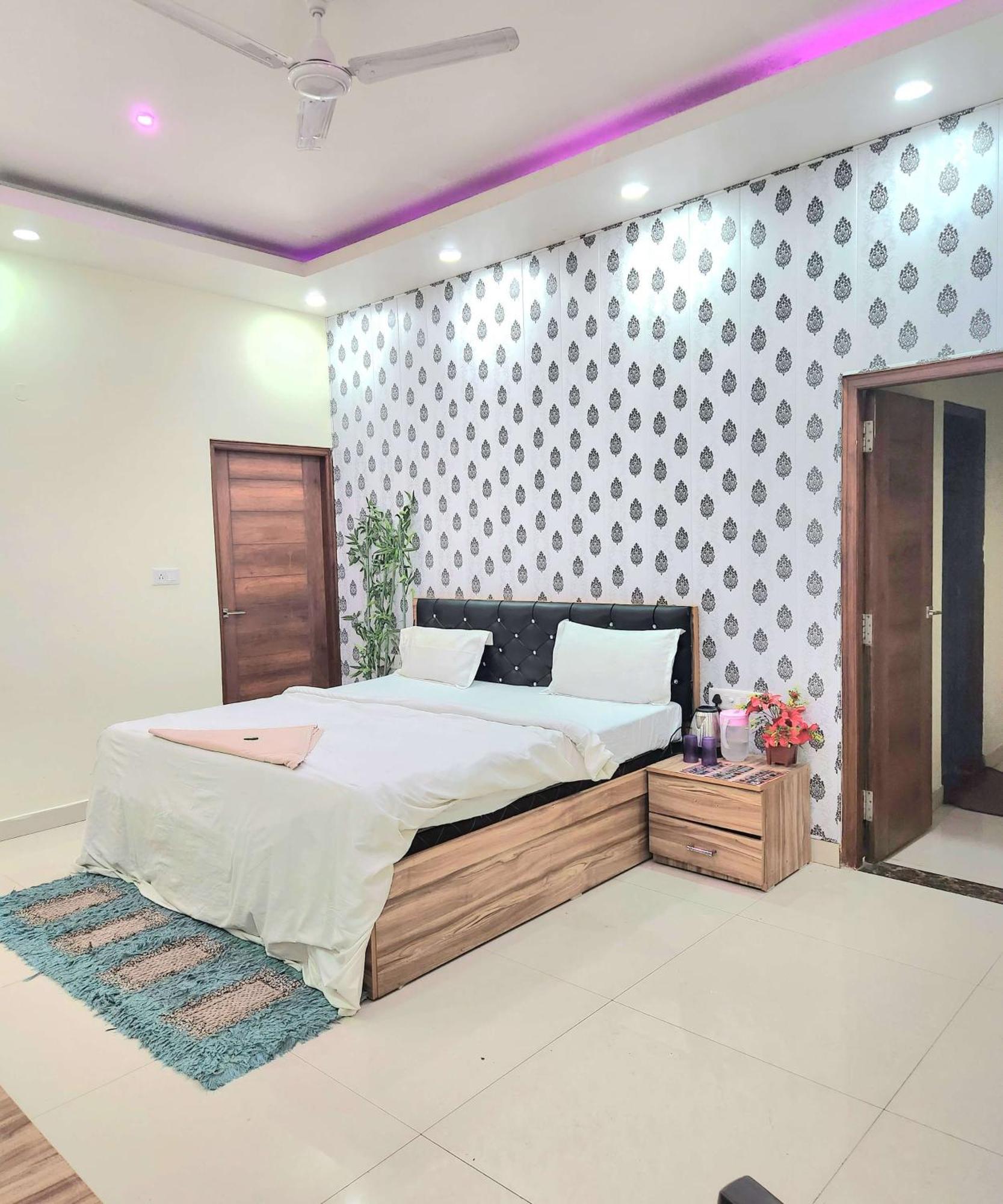 Mauji'S Villa Hotel & Guest House Allāhābād Junction Екстериор снимка