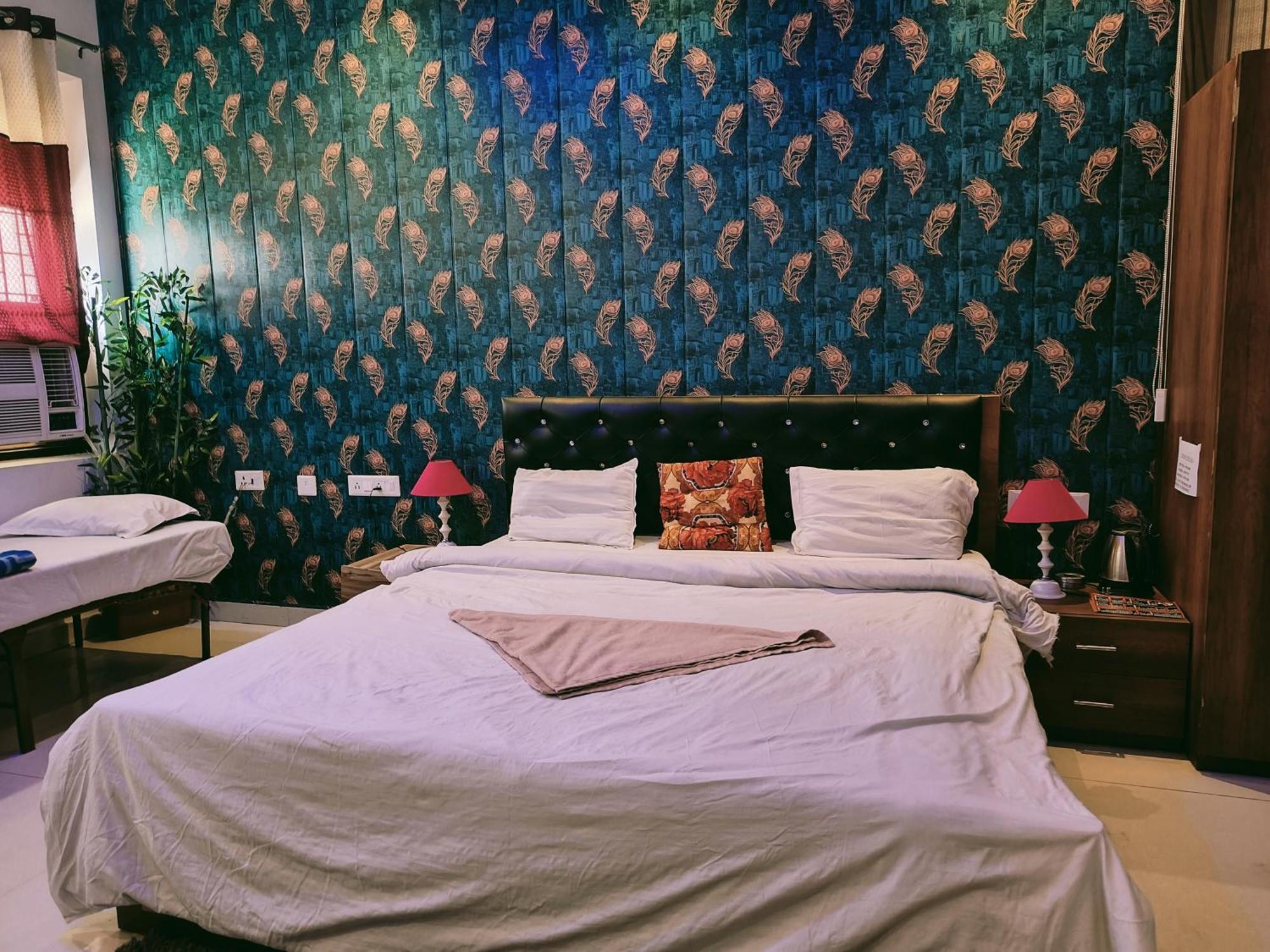 Mauji'S Villa Hotel & Guest House Allāhābād Junction Екстериор снимка